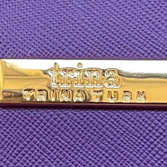 Trina Turk Plum Wildflower Crossbody Tote With  Straps and Card Holder NWT - Picture 6 of 13